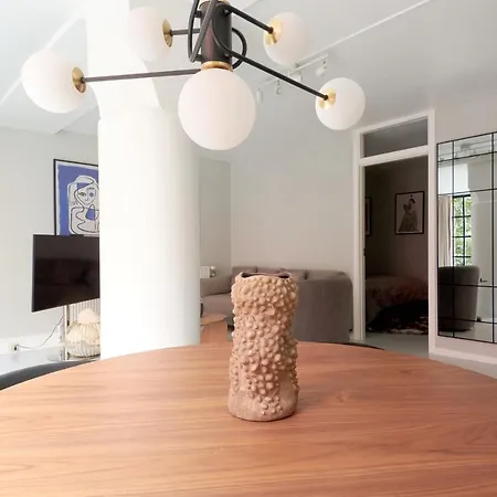 Stylish Ground Floor Perfect For Couples *