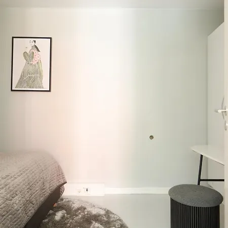 Stylish Ground Floor Perfect For Couples *