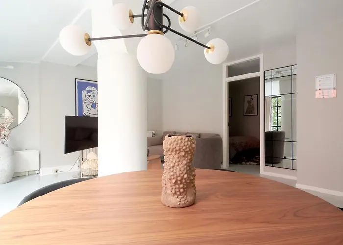 Stylish Ground Floor Perfect For Couples *